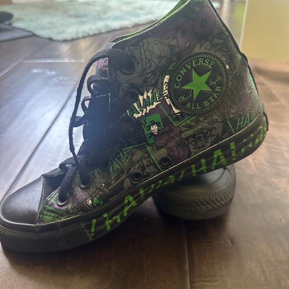 DC Comics ‘The Joker’ Chuck Taylor Converse All Star shoes - Picture 8 of 10